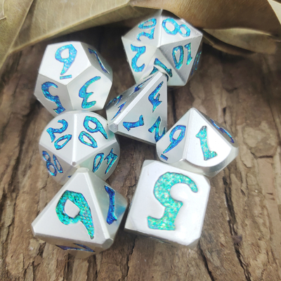친절한 주사위 세트 다목적 조각 금속 다면체 RPG 주사위 D6 D8 D10