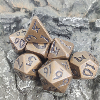 다중 컬러 놋쇠로 만든 RPG 다면체 주사위 세트 웨어 구리 주사위 세트 DND 보드 게임