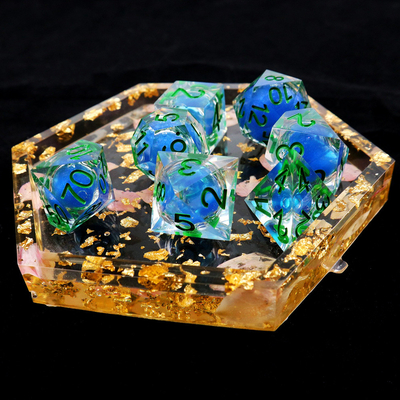 투명한 푸른 액체 천연 樹脂 데스크톱 게임 dice set dnd dice
